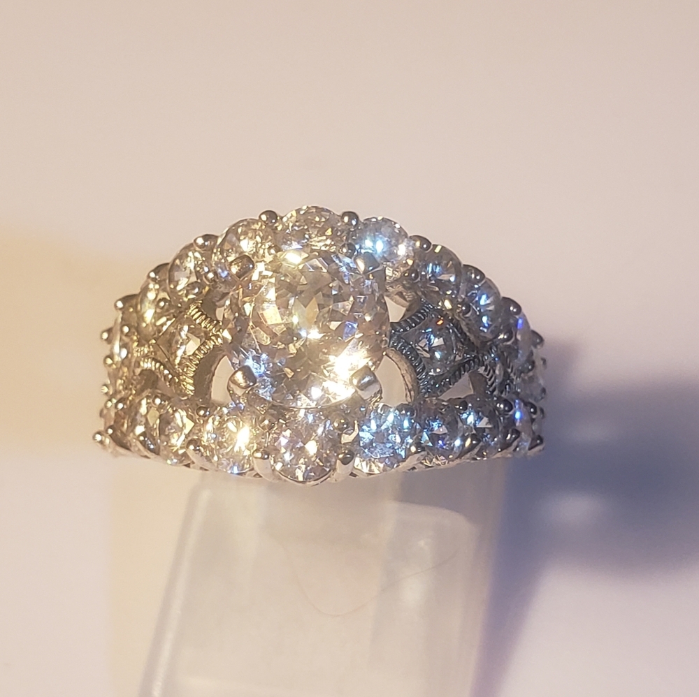 Host Pick 💫 Stunning  EstateTacori Absolute Ring - Picture 3 of 7